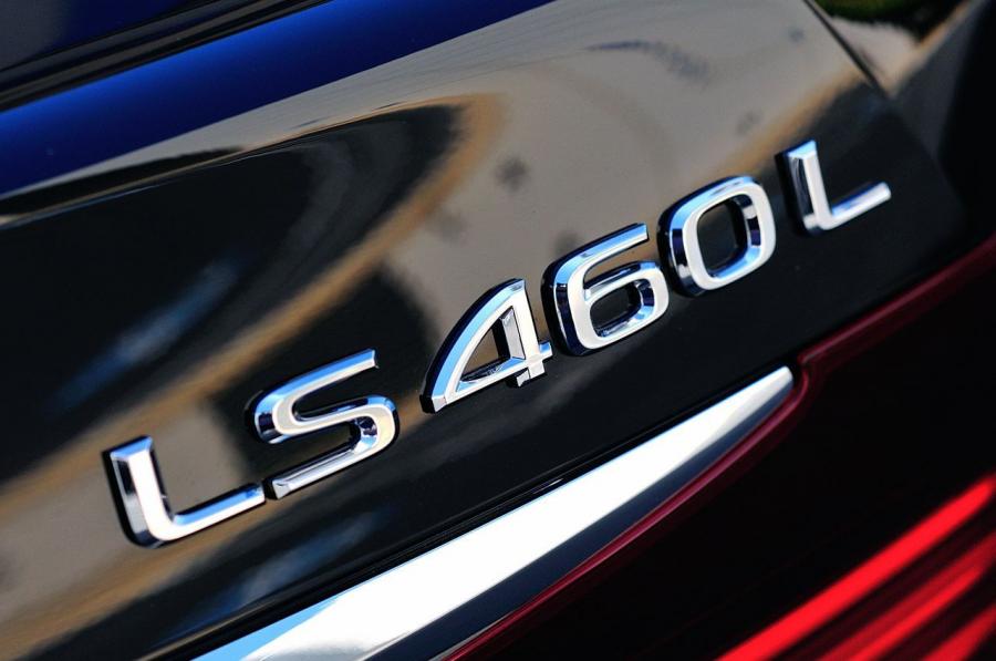  Lexus LS460 2013 года  (фото 102 из 111)